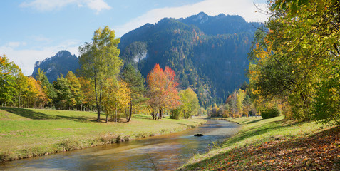 Herbstlandschaft an der Ammer, Oberammergau