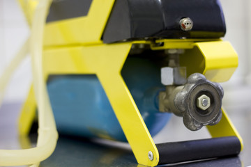 medical oxygen tank for transportation of patients