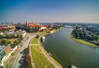 Kraków Wisła, Wawel, most Grunwaldzki i barki - obrazy, fototapety, plakaty