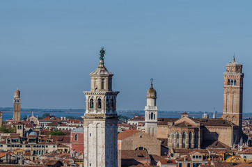 vier tuerme in venedig