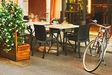 Italian restaurant, retro bike
