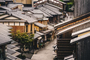 Fotobehang De straten van Kyoto in het Higashiyama-district, Japan © Calin Stan