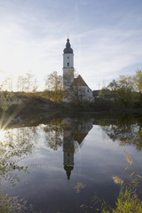 Fototapeta na wymiar Pfarrkirche Mariä Himmelfahrt in Prutting, Oberbayern, Deutschland.