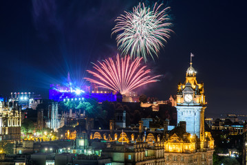 Fototapeta na wymiar Edinburgh summer fireworks