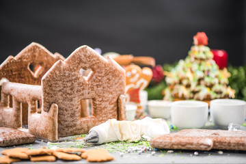 Making gingerbread house and sweet Christmas tree