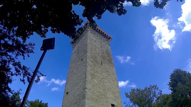 Torre di Murazzano nelle Langhe timelapse
