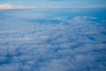 Naklejka premium blue sky with clouds background . Summer time. Beautiful sky