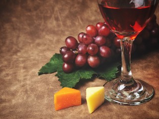 Red wine with cheese