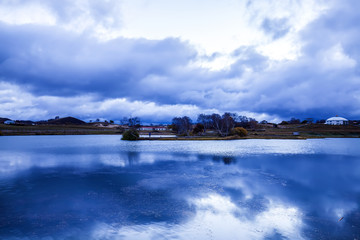 The beauty of the lake and the cloudland