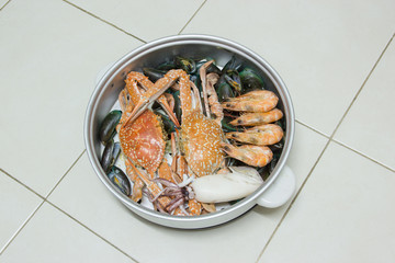 seafood streamed in pot