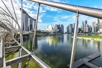 Fotobehang Helix Bridge Uitzicht op de skyline van de stad Singapore in Singapore.
