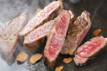 焼き上がった和牛ステーキ