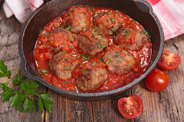 meatball beef and tomato sauce