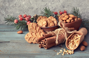 Christmas arrangement with almond leaf cookies