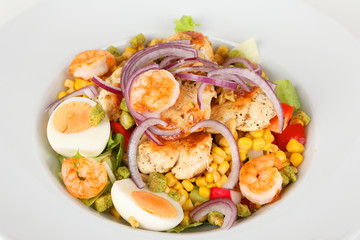 Salatteller mit Hähnchenfleisch