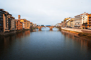 Obraz premium La vista da ponte vecchio