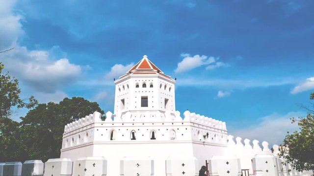 time lapse of Phra Sumen Fort in Santi Chai Prakarn Park. popular landmark for sightseeing activity for foreign tourist, near Khaosan road in Bangkok , Thailand
