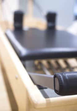 Reformer pilates studio machine