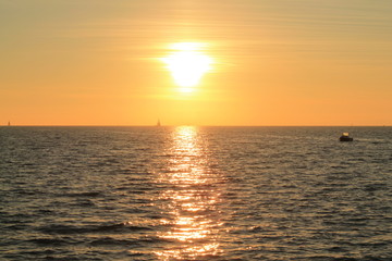 Naklejka premium Coucher de soleil au Grau du roi en Camargue, France