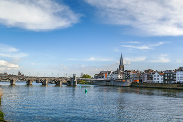 Fototapeta na wymiar Embankment of Meuse river, Maastricht, Netherlands