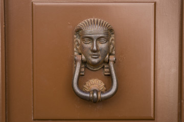 Sphinx doorbell