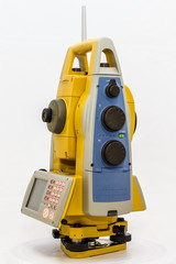 Геодезический тахеометр 