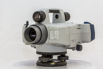 Электрический нивелир в геодезии