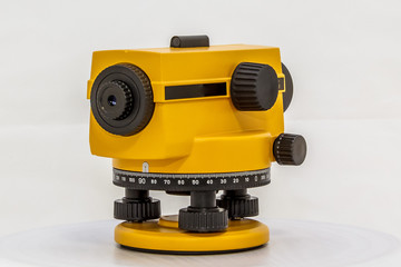 Электрический нивелир в геодезии