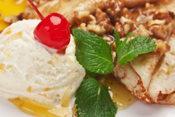 Ice cream with honey