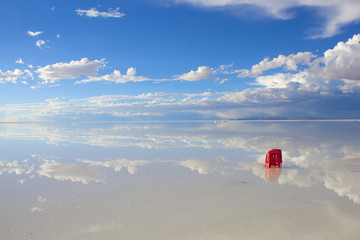 【ボリビア】鏡張りのウユニ塩湖