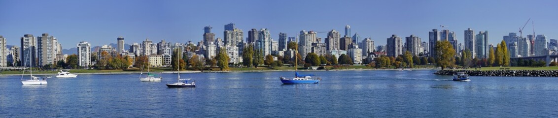 Fototapeta na wymiar Panoramic view of Vancouver downtown, BC, Canada