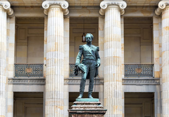 Statue of Tomas Mosquera