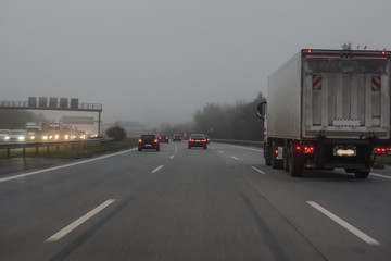 Nebel im Strassenverkehr