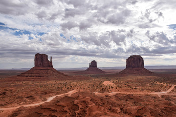 Fototapeta na wymiar Majestic Monument Valley - West and East MItten Buttes