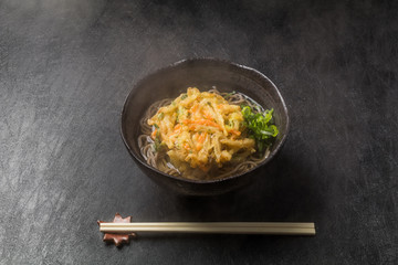 天ぷらそば Tenpurasoba (New Year's Eve buckwheat noodle