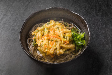 天ぷらそば Tenpurasoba (New Year's Eve buckwheat noodle
