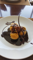 Profiteroles in Chocolate