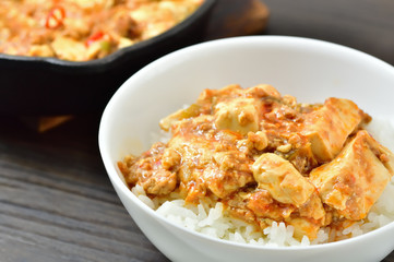 麻婆丼