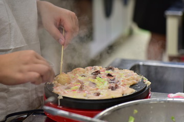 調理中のたこ焼き