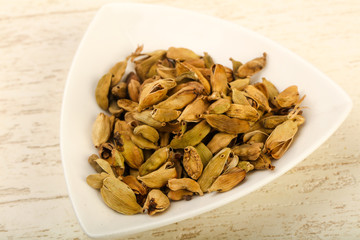 Dry cardamom seeds
