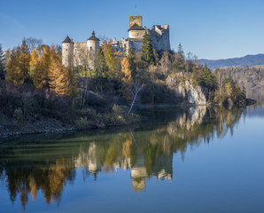 Fototapeta na wymiar Castle of Niedzica, Poland in autumn scenery