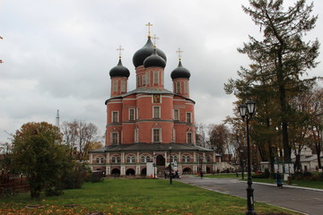 A great Cathedral in honor of Donskoi icon of the mother of God (1684-1698 years)  in Moscow