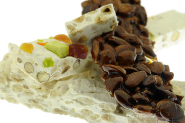 Torró Torrone Turrón Туррон Torrão توروني Touron トゥロン Turecký med