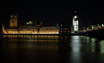 Nocny widok Londynu, Tamiza, Big Ben i budynek Parlamentu, długie naświetlanie - obrazy, fototapety, plakaty
