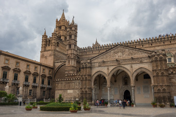 Obraz premium Palermo Cathedral (Metropolitan Cathedral of the Assumption of Virgin Mary) in Palermo, Sicily, Italy. Architectural complex built in Norman, Moorish, Gothic, Baroque and Neoclassical style