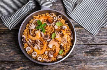 Seafood with shallow paste