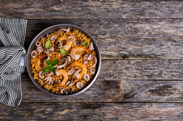 Seafood with shallow paste