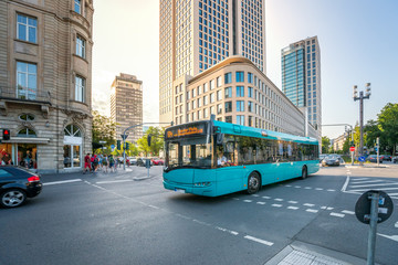 Frankfurt am Main, Stadtbus  - obrazy, fototapety, plakaty