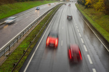 Verkehrsdelikt Geisterfahrer Falschfahrer auf der Autobahn - Traffic offence Ghost driver wrong-way...