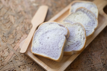 Taro sliced breads